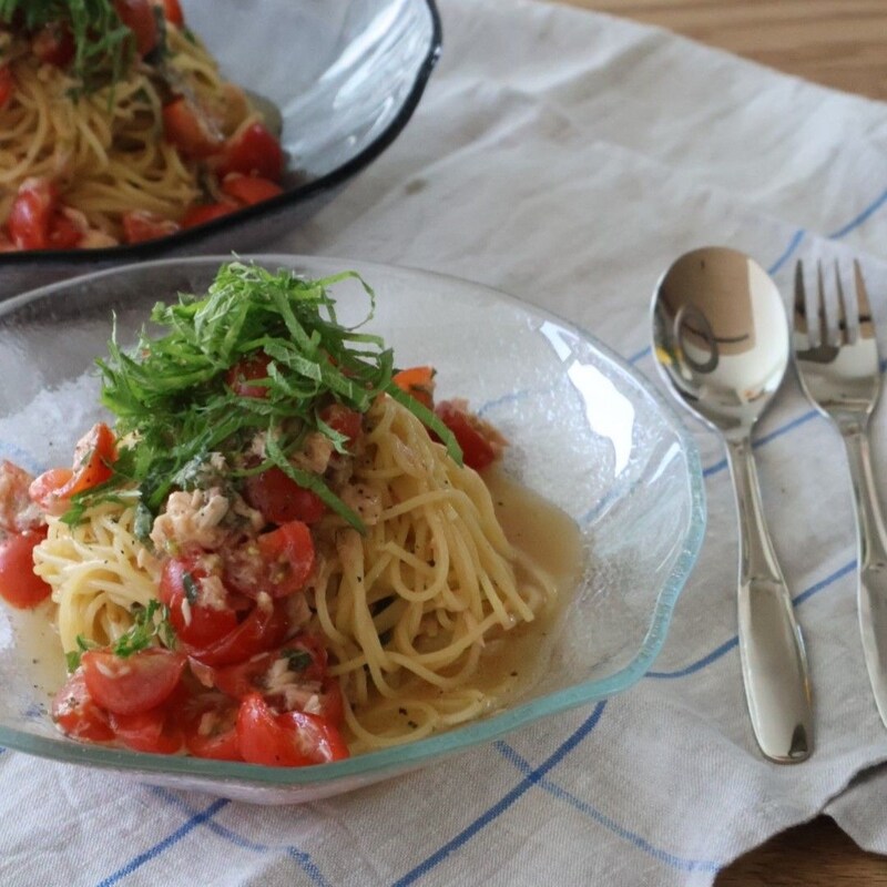 見た目も涼しげ!ひんやり麺にぴったりな「ガラスの深ボウル」インスタグラマーさんはこんなメニューで愛用中