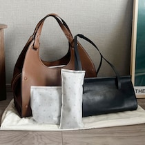 【スタッフが実践！】置くだけで湿気コントロールする『調湿炭』を靴とバッグで使ってみました