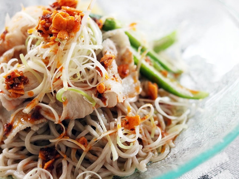 夏の定番「冷たい麺」、今年は蕎麦でひと味違う楽しみを。簡単冷やしアレンジ蕎麦3選!