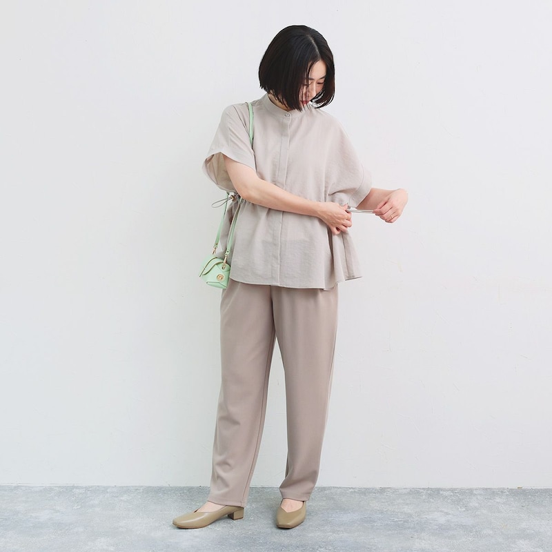 暑い日の“きちんと感”どう作る？きゅっと絞って着回し上手なブラウスのスタッフレビュー