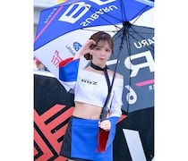 立華理莉、色白のおなかをチラ見せ！スポーティ×爽やかなコスチューム姿にファンメロメロ