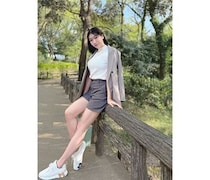 鍛え上げられた筋肉が美しい！気象予報士・穂川果音、ショートボトム×スニーカー姿公開