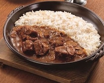 横浜赤レンガ倉庫でカレーと音楽が融合するイベント開催、YOASOBI監修カレーなど全21店舗が集結