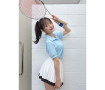 上坂すみれ、メリハリ美ボディで魅せるテニスウェア姿を公開！