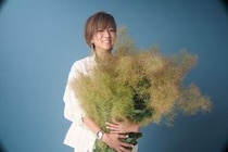 hitomi、新曲「Choice！」がフジテレビ系情報番組『Mr.サンデー』のエンディングテーマソングとして1年間オンエア開始！（hitomi /本人コメント有り）