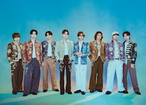 FANTASTICS、新アーティスト写真と「FANTASTICS LIVE TOUR 2026 SUNFLOWER」ツアーメインビジュアルを公開！！