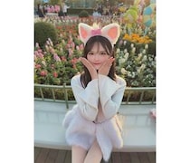 木村楓、ふんわり春色のミニ丈コーデでスラリ美脚！