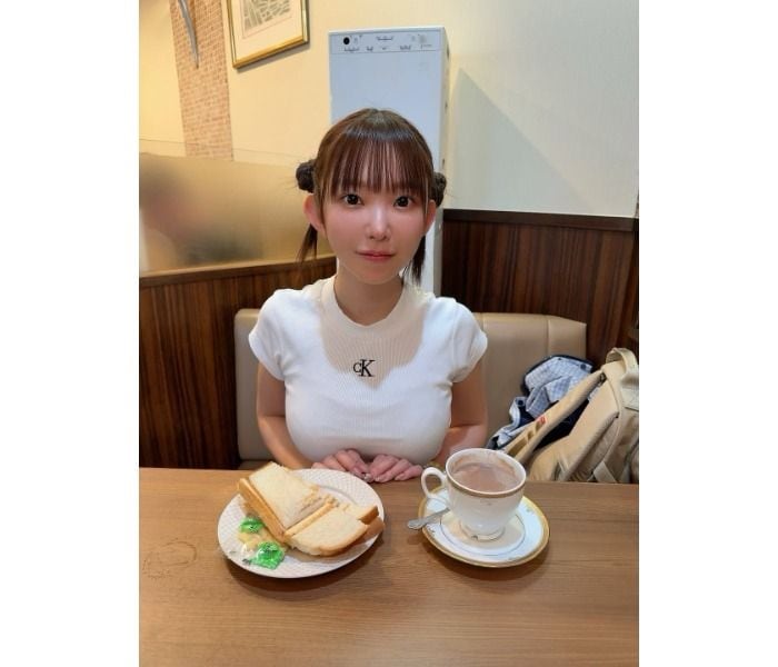 「360度どこから見てもかわいい」長澤茉里奈、キュートな姿でモーニングを満喫