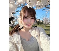 由良ゆら、桜とのキュートショットが話題！「超激かわ！！癒しオーラがすごい！！平和やー！！」