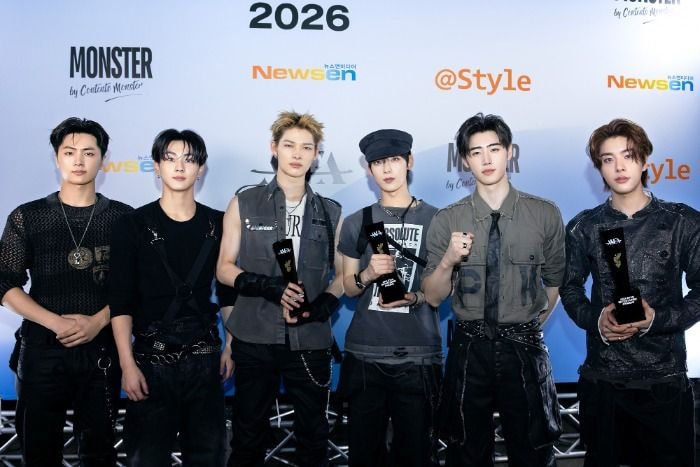 ENHYPEN、「ASEA」で2年連続の大賞に輝く…「アーティスト・オブ・ザ・イヤー」「アルバム・オブ・ザ・イヤー」を受賞する快挙