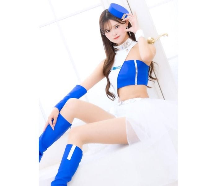 木村楓、大胆美脚あらわなコスチューム姿で圧倒的プロポーション披露