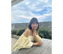 伊織いお、レモン色コーデで美デコルテチラ見せ！圧巻のプロポーション披露