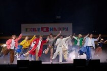 EXILE B HAPPY、新体制初の単独ライブで全18曲披露！小島よしおがサプライズ登場