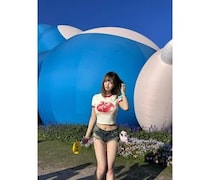 yami、美スタイル映えるナチュラルコーデで全身ショットをUP！