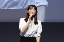 綾瀬はるか、MAZDAブランドアンバサダー就任！新型CX-5発表会で緊張の生リポート