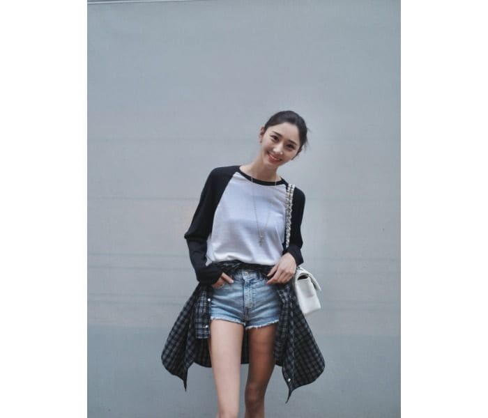 ハイコントラストな美脚をチラ見せ!斎藤恭代、オシャレすぎる私服を大公開!!