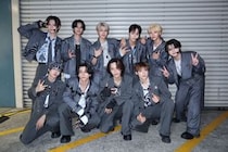 INI、KCON JAPAN 2026初日ヘッドライナーで圧巻ステージ！「DUM」初披露や特別コラボで会場魅了