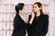 XGのCHISA、HARVEYがYSL新リップ体験イベントに登場！新感覚のふわじゅわ質感を語る