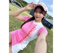 「超カワイイ」桜りん、ミニ丈で曲線美あらわなゴルフウェア姿を大公開