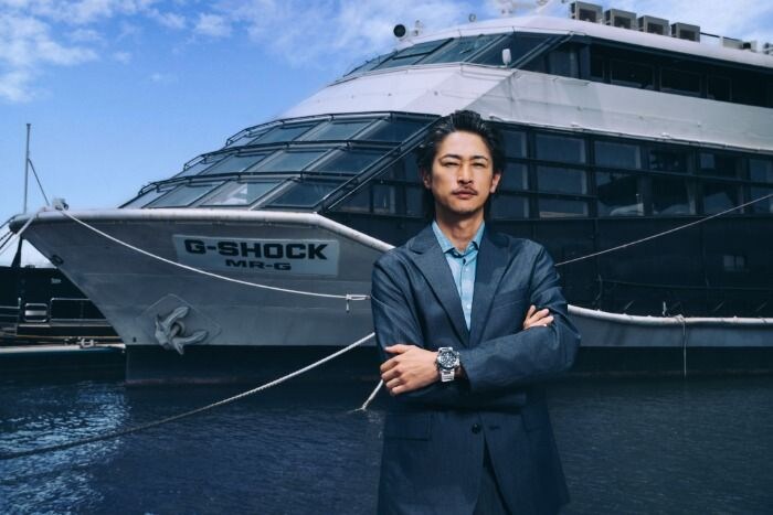 窪塚洋介、豪華大型クルーザーでG-SHOCK最上位シリーズ30周年を祝福！唯一無二の存在感に「本当に冒険に出たくなる」