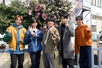 佐藤大樹＆本郷奏多W主演「時光代理人」、キャストの素顔あふれるオフショット一挙公開