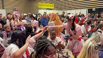 【動画】名古屋発美少女系アイドル・delaがフランスで熱狂パフォーマンス！＜JAPAN MANIA2026＞
