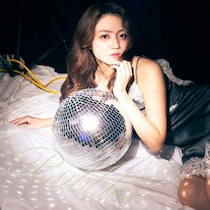 吉川茉優、ビターな新曲「Bubble」配信リリース！誕生日当日にライブ配信で初披露