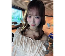 モー娘。野中美希、美デコルテあらわガーリーなオフショット公開「このお衣装本当に似合っててかわいい」