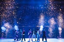 BTS「THE CITY」、米ラスベガス全域を赤色に染めた！