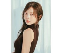 松川星、ノースリーブ衣装で透明感バクハツ！ファン「綺麗でめちゃめちゃ大人可愛いですね」「綺麗すぎる〜」