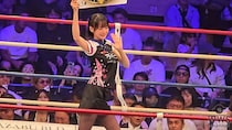 【動画】岡田紗佳、美しすぎるユニフォーム衣装でスペシャルラウンドガールとしてK-1に登場！