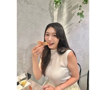 穂川果音、ピザを幸せそうな笑顔でもぐもぐ！ファンを幸せにするカットを投稿