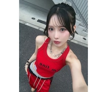 「着こなしが凄い！」咲真ゆか、攻めの全身レッドコーデで唯一無二のオーラ！