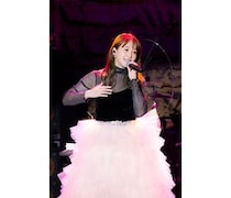 藤本美貴（ミキティ）、黒シースルー袖にフリフリ白いスカートで丸の内にてディナーショー！＜藤本美貴 LIVE at COTTON CLUB 2024～丸の内で待ち合わせ～＞
