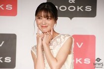 工藤美桜が美脚あらわな清楚ミニ丈コーデでカレンダー発売イベントに登場！会心の出来に「100億点です」
