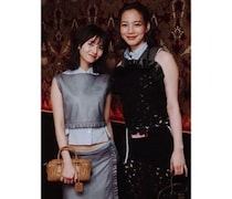齋藤飛鳥、のんとの仲良し２ショットも！洗練された大人の女性に大変身