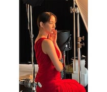 のん、圧倒的オーラはなつドレス姿に反響「とてもステキでお綺麗で爽やかで清楚で可愛らしいですね」「かっこいい」