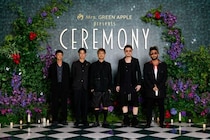 ORANGE RANGEがシックで存在感のあるモードなブラックコーデでグリーンカーペットに登場！＜Mrs. GREEN APPLE presents『CEREMONY』＞