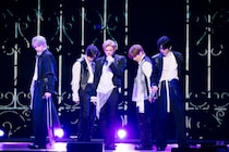 TOMORROW X TOGETHERがドラマチックなライブパフォーマンス！＜Mrs. GREEN APPLE presents『CEREMONY』＞