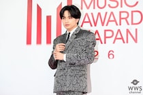 中島健人、セクシーな流し目でレッドカーペットに登場！〈MUSIC AWARDS JAPAN 2026〉