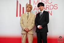 King ＆ Prince、大歓声に煽られレッドカーペットに登場！〈MUSIC AWARDS JAPAN 2026〉