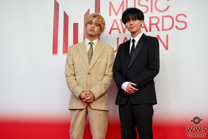 King ＆ Prince、大歓声に煽られレッドカーペットに登場！〈MUSIC AWARDS JAPAN 2026〉