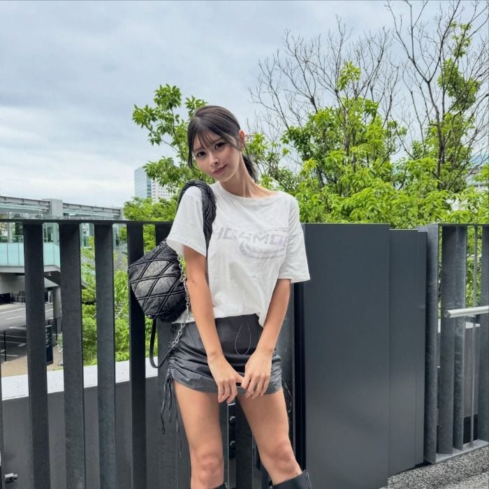 山田あい、ブーツ×シンプル衣装できわだつ美貌!ファン歓喜