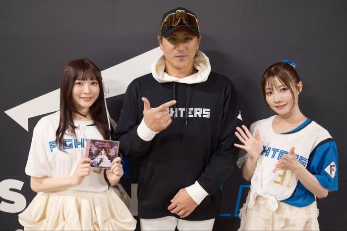 SILENT SIREN・山内あいな、日ハムユニフォーム姿で新庄監督との豪華ショットを公開！