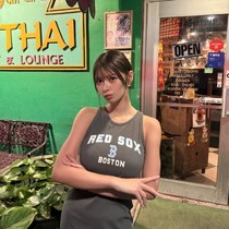 山田あい、見事あくびれボディに惚れ惚れ！スポーティーなワンピで魅了