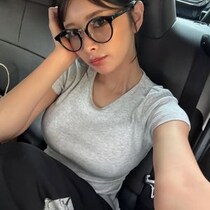 山田あい、メガネ姿もセクシーCute！知的ショットに反響