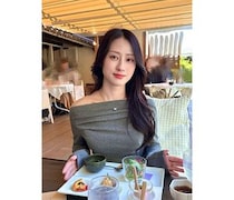 澄田綾乃、落ち着きあるグレーコーデで地元山口を満喫！
