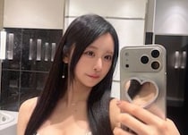 真島なおみ、大人っぽストレートヘア×全開デコルテで大人の色気！