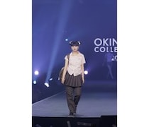 長浜広奈、ピンクシャツ×レイヤードボトムスで個性派ストリートを披露＜OKINAWA COLLECTION 2026＞