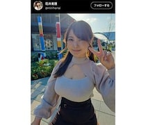 花井美理、美貌あらわなニットトップス姿でファン魅了